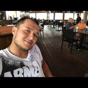 Meet your Posher, Jonnatan